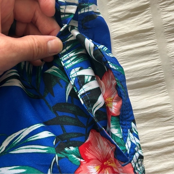 Men's Tommy Hilfiger Hawaiian Print Blue Floral Swim Trunks Size Small - Picture 4 of 7